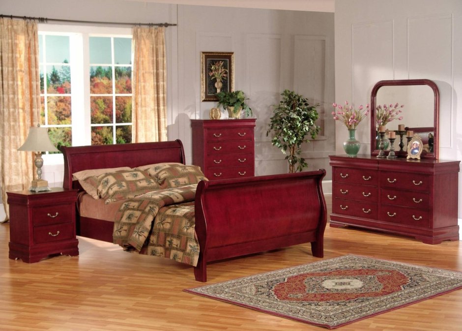 Спальня с мебелью красное дерево