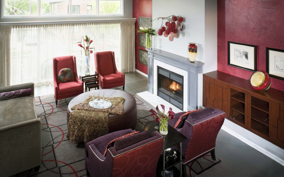 Рыжие двери в интерьере