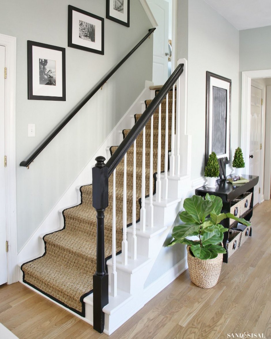 Перила для лестницы вдоль