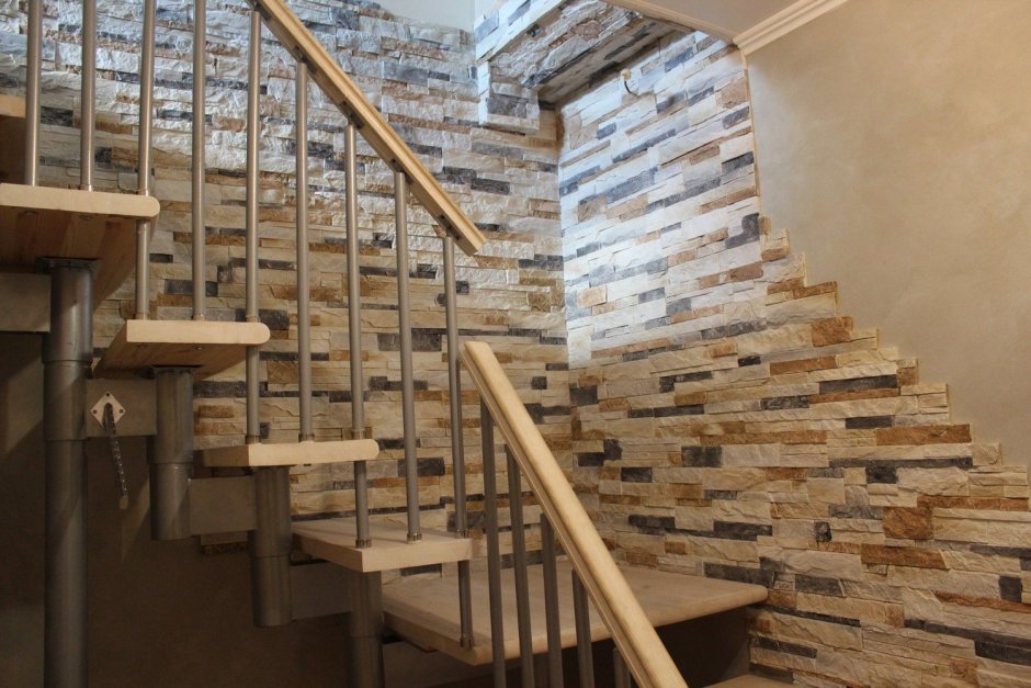 Отделка лестничного марша