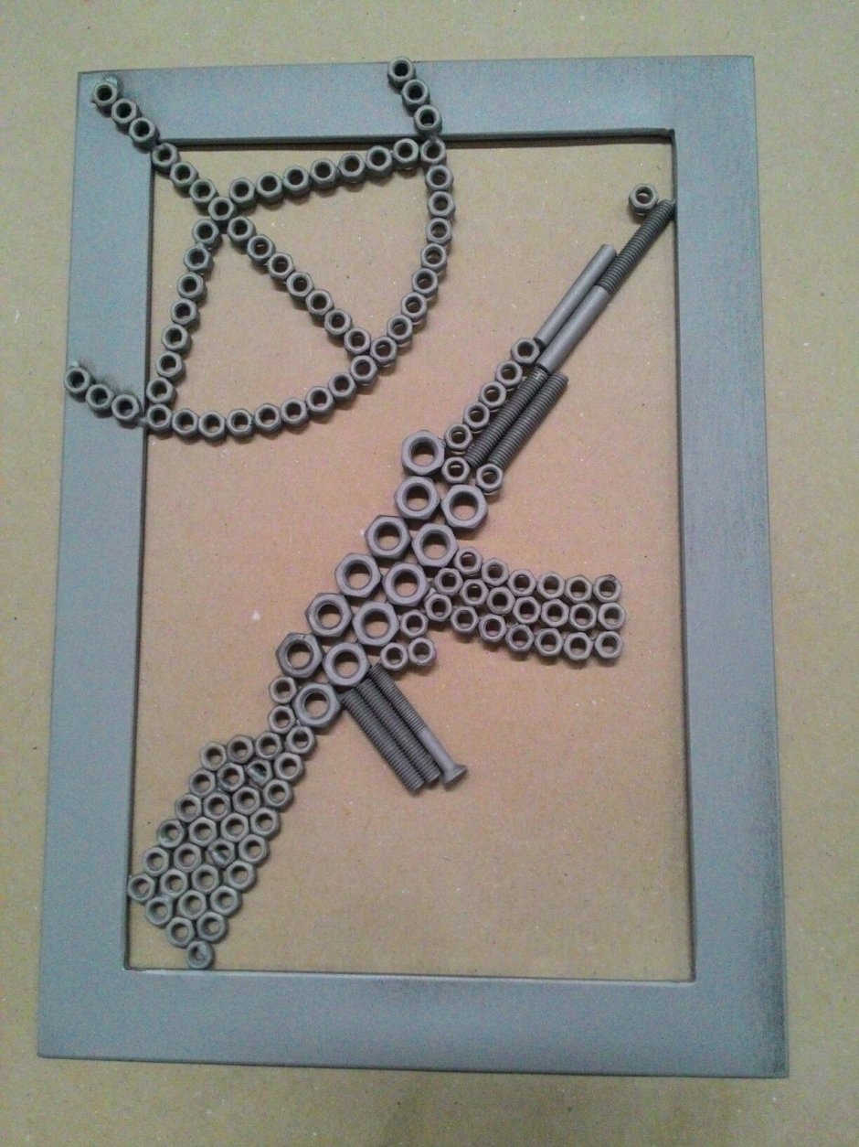 Картина из болтов