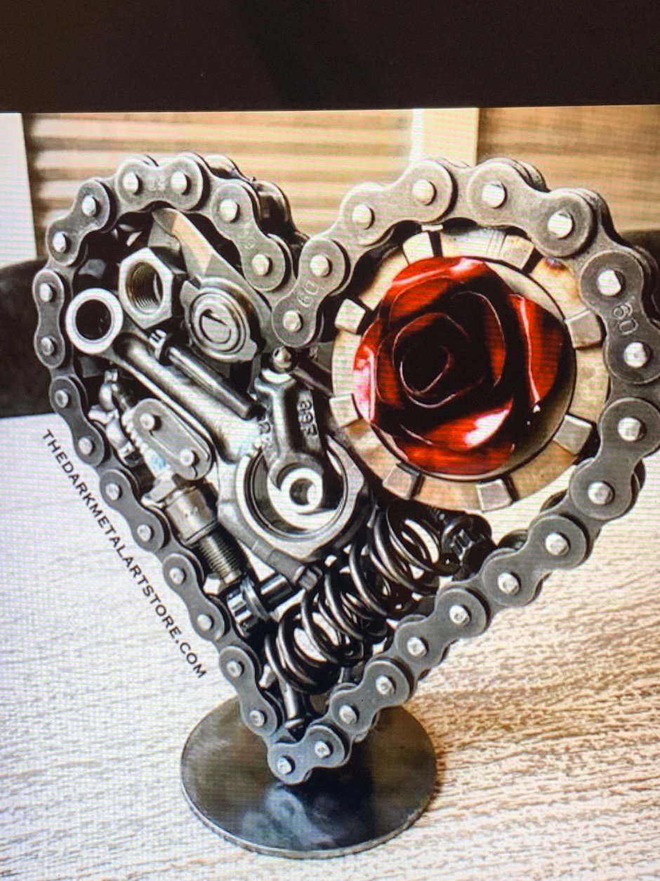 Цветок из автозапчастей