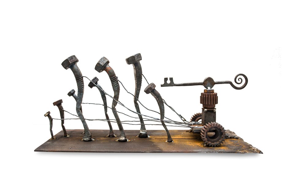 Скульптура из болтов