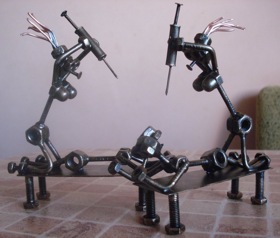 Самоделки из болтов и гаек