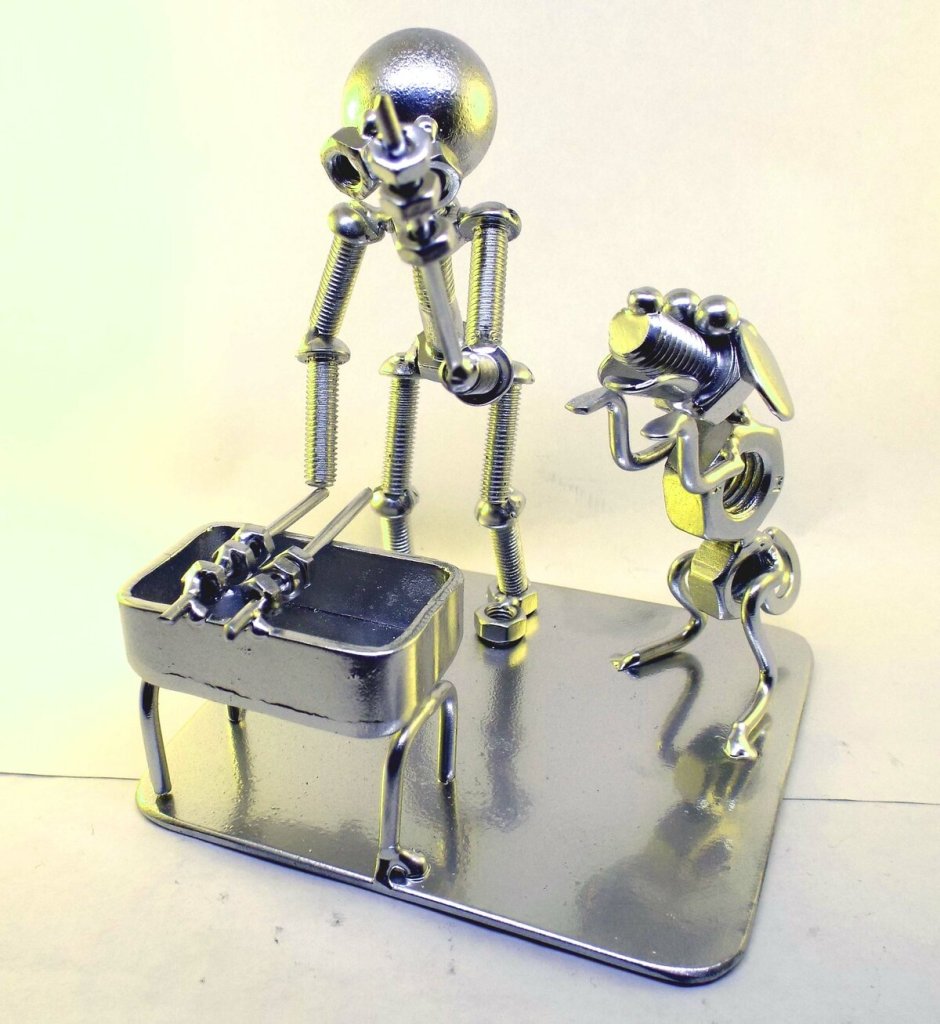 Из болтов и гаек