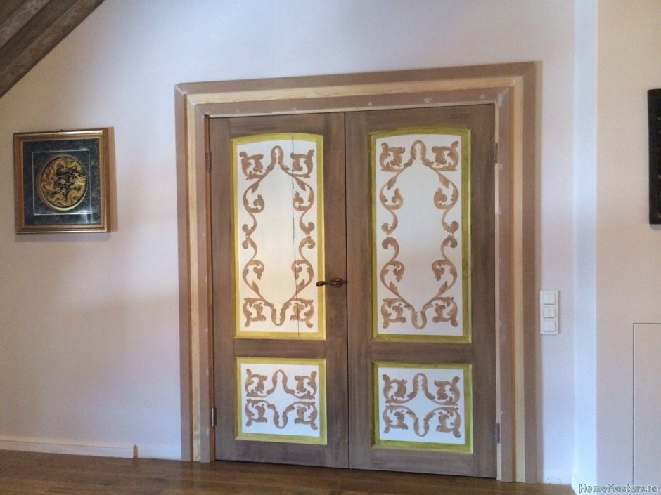 Декор деревянной межкомнатной двери