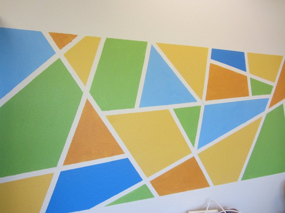 Геометрический декор стен в детском саду