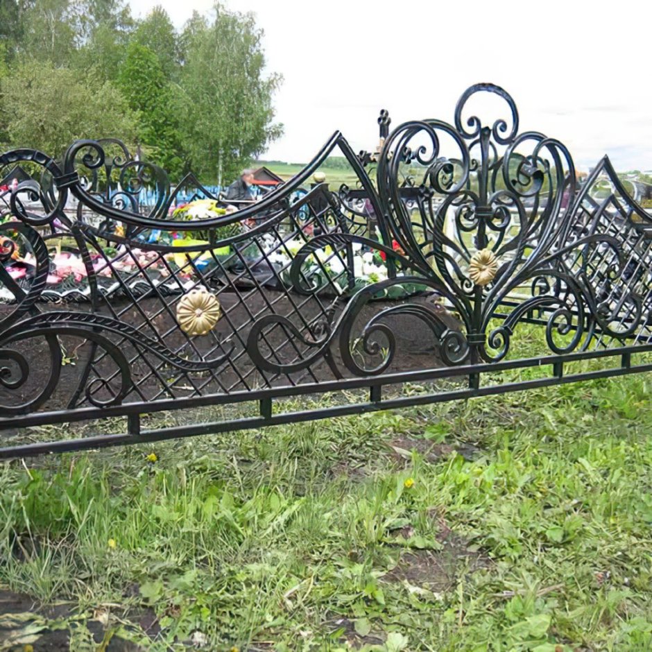 Старинный кованый забор