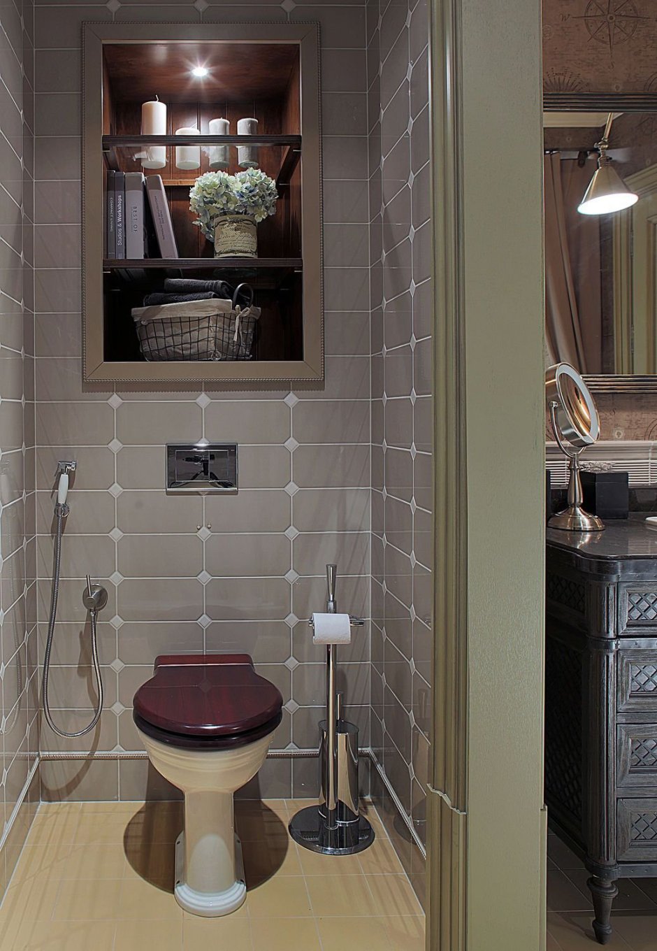 Интерьер туалета с подвесные уннитазом