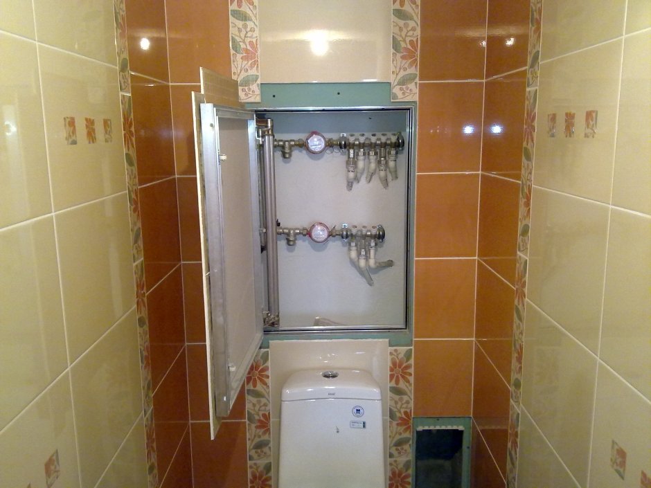 Полка над инсталляцией