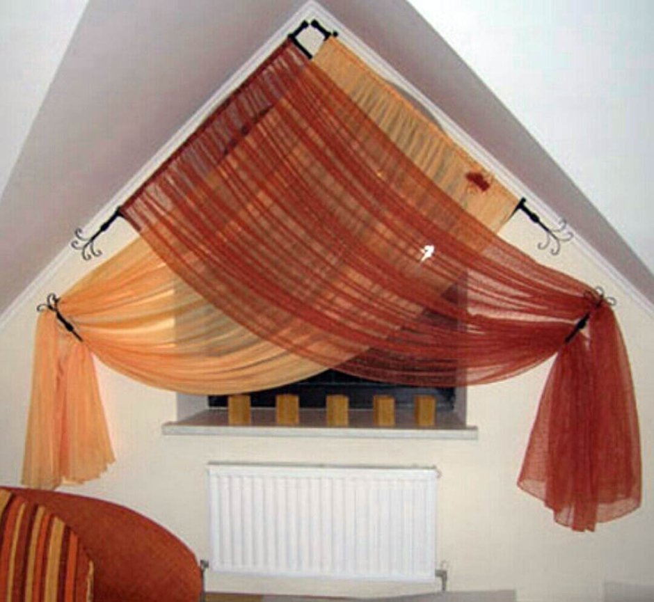 Ламбрекен на мансардное окно