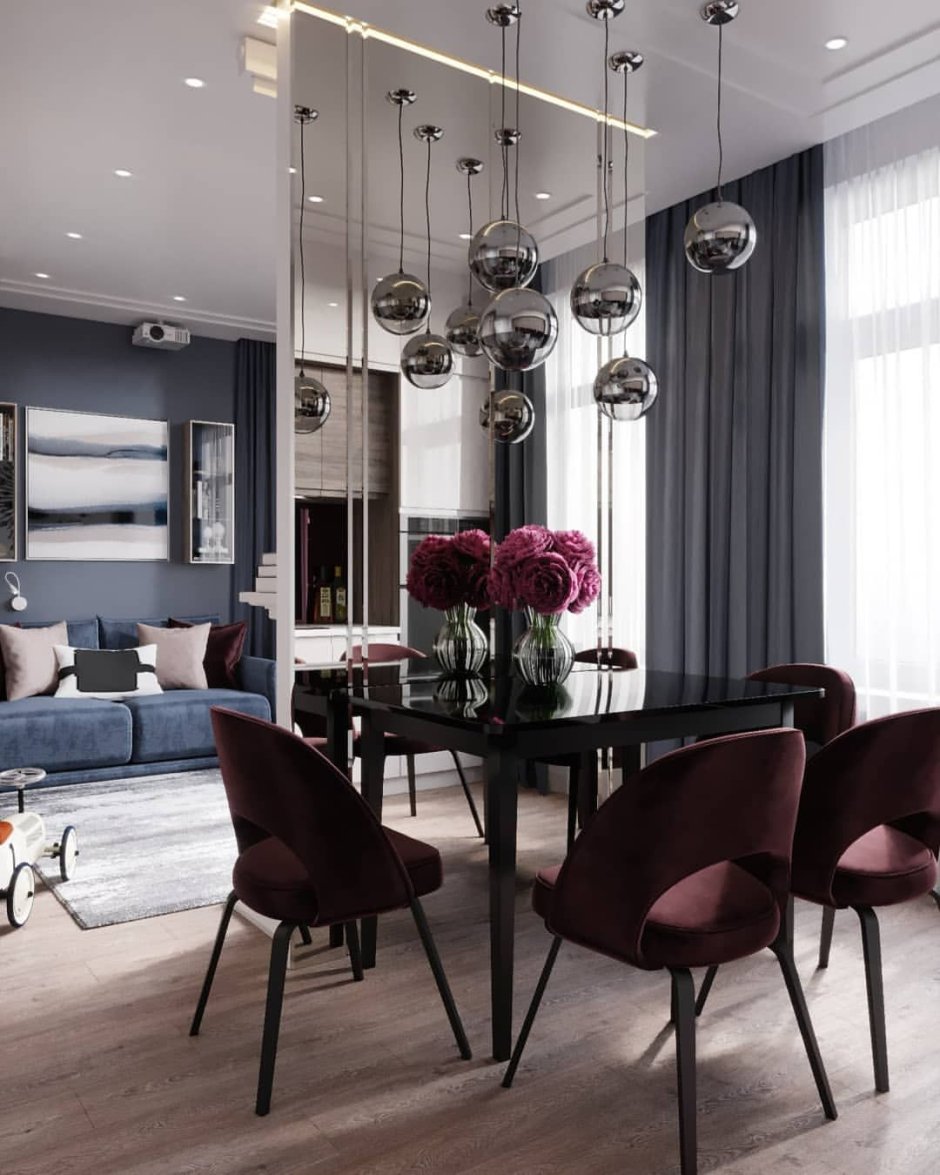 Люстра над обеденной зоной