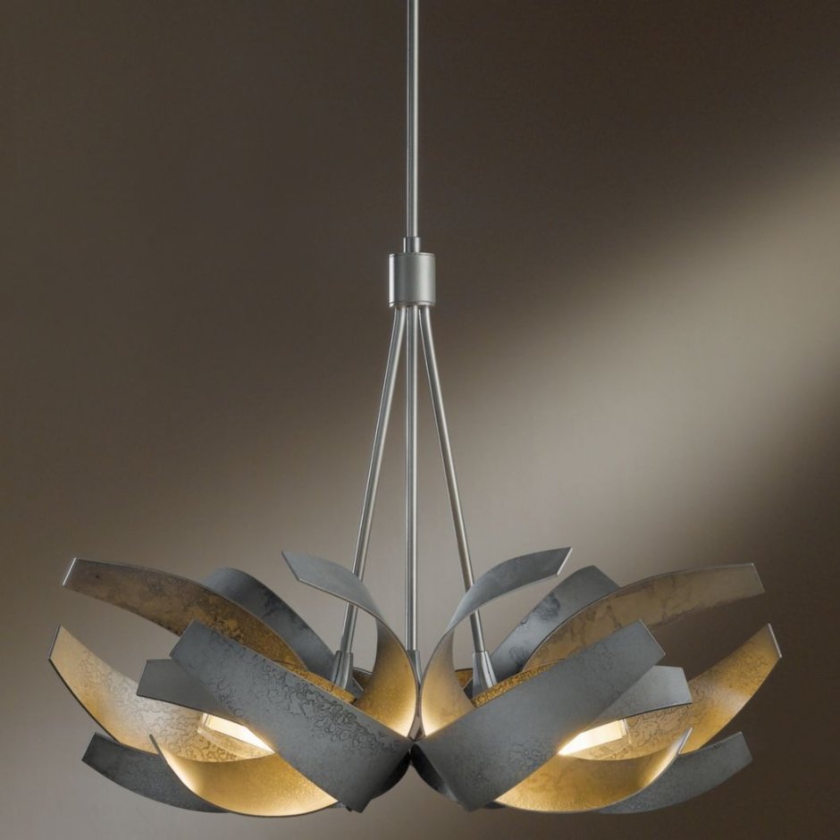 Люстра над обеденной зоной