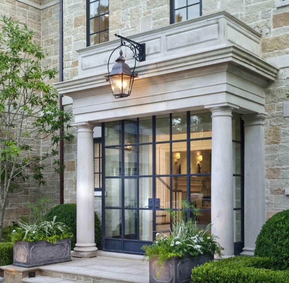 Крыльцо в классическом стиле