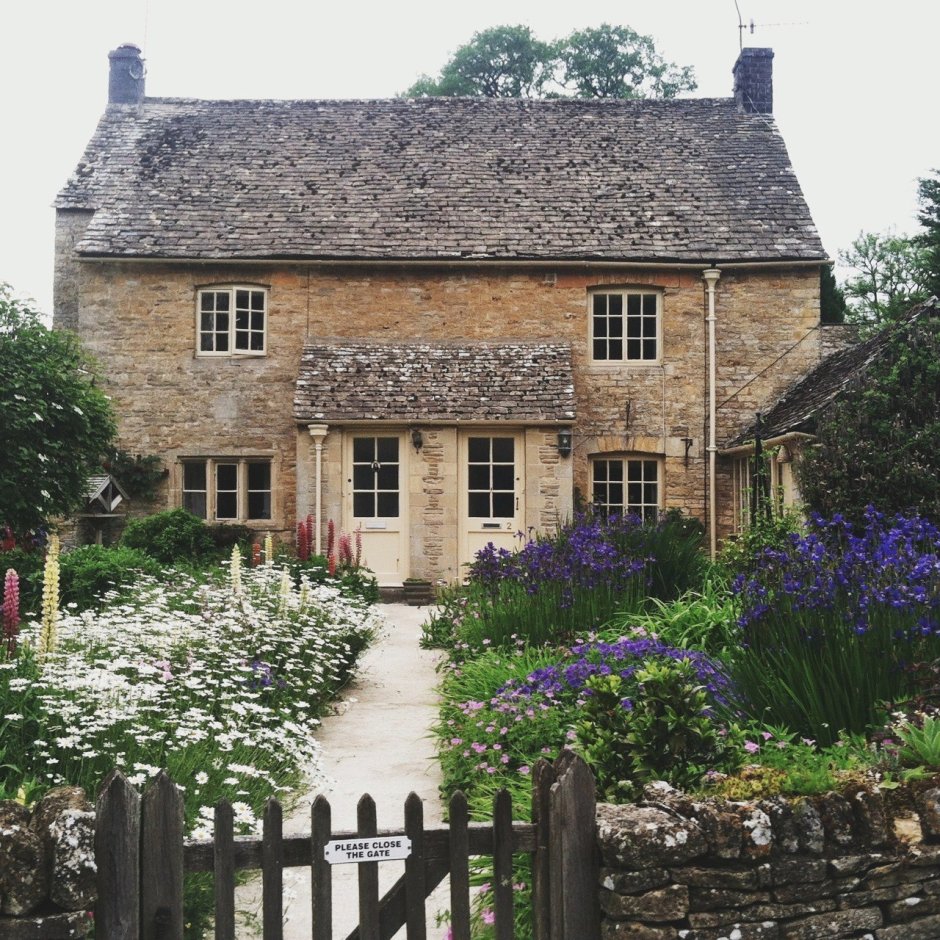 Английские домики с садом каменный Джейн Остен