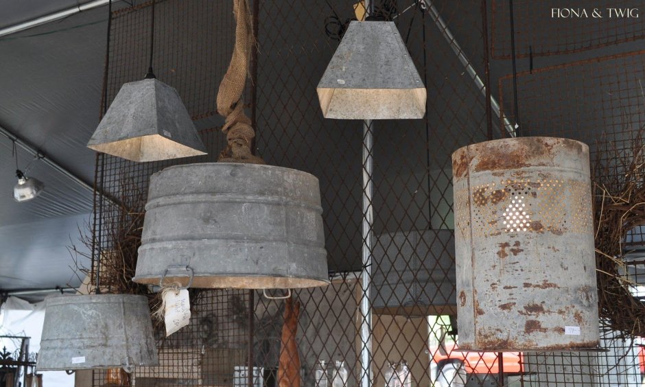 Светильник из ведра