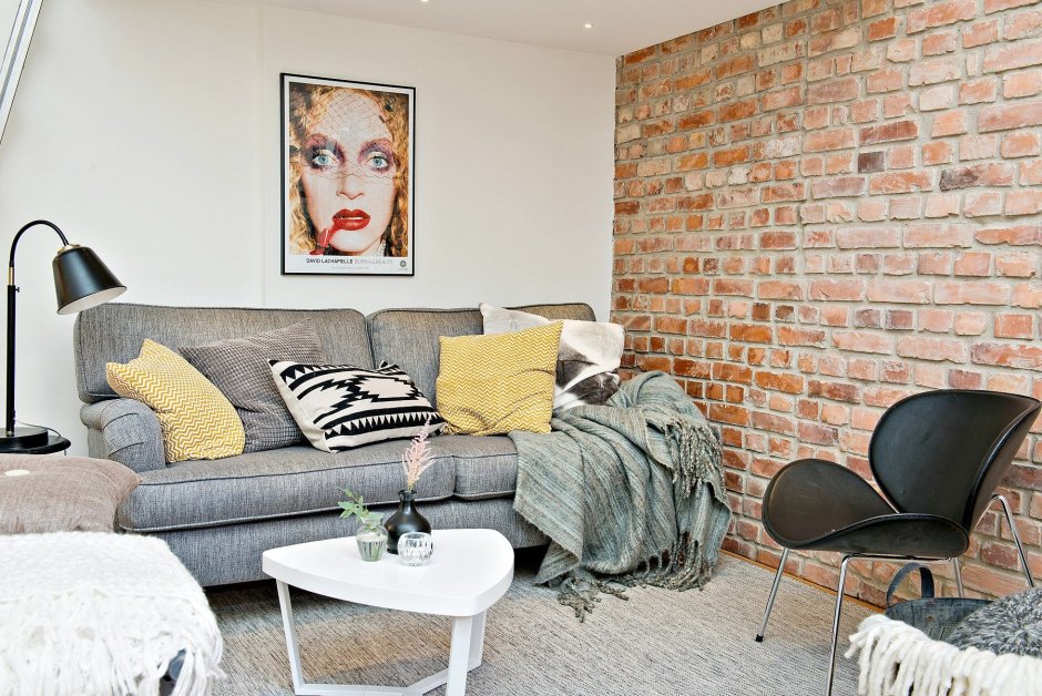 Сочетание цветов с кирпичной стеной