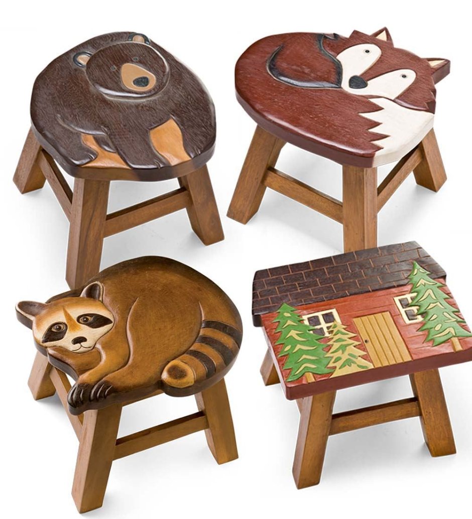 Треугольный табурет