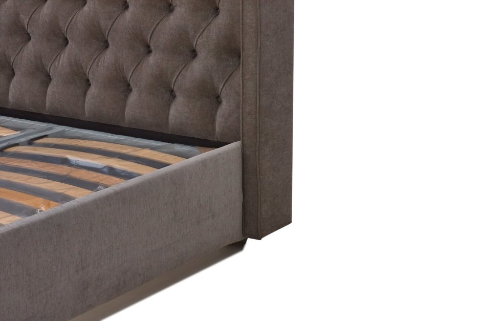 Кровать с двумя спинками