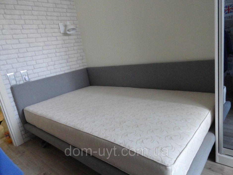 Угловая мягкая кровать