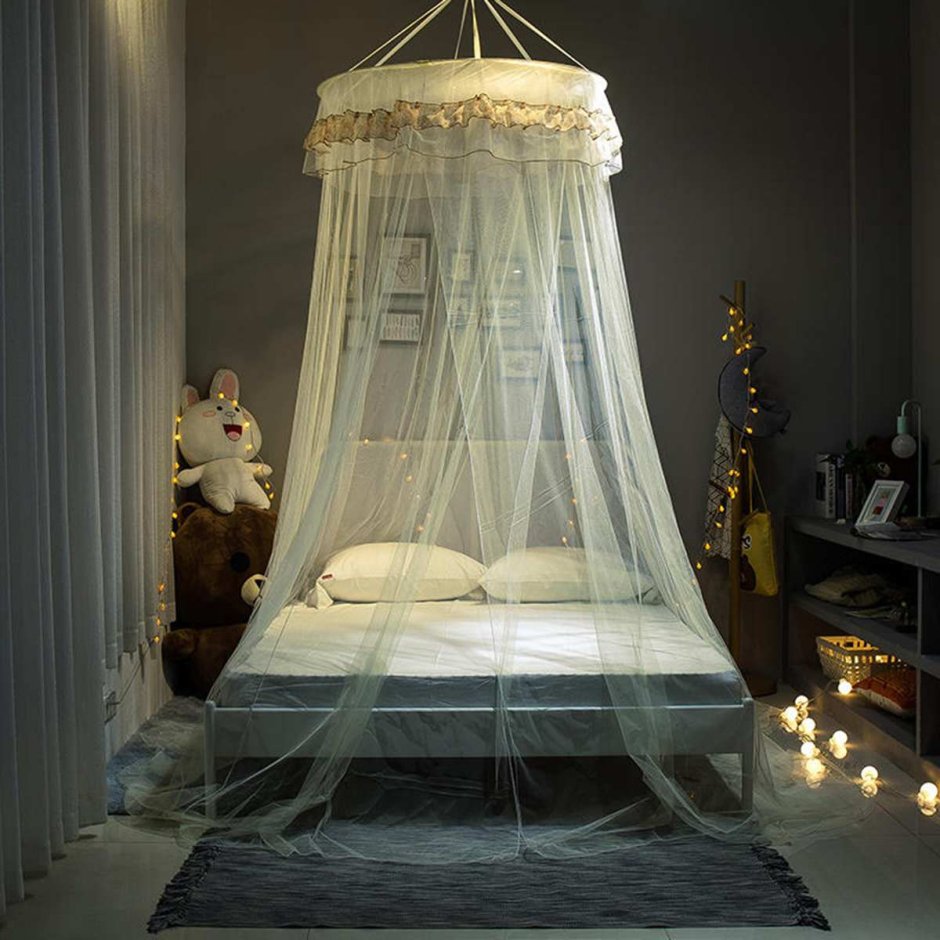 Кровать с балдахином