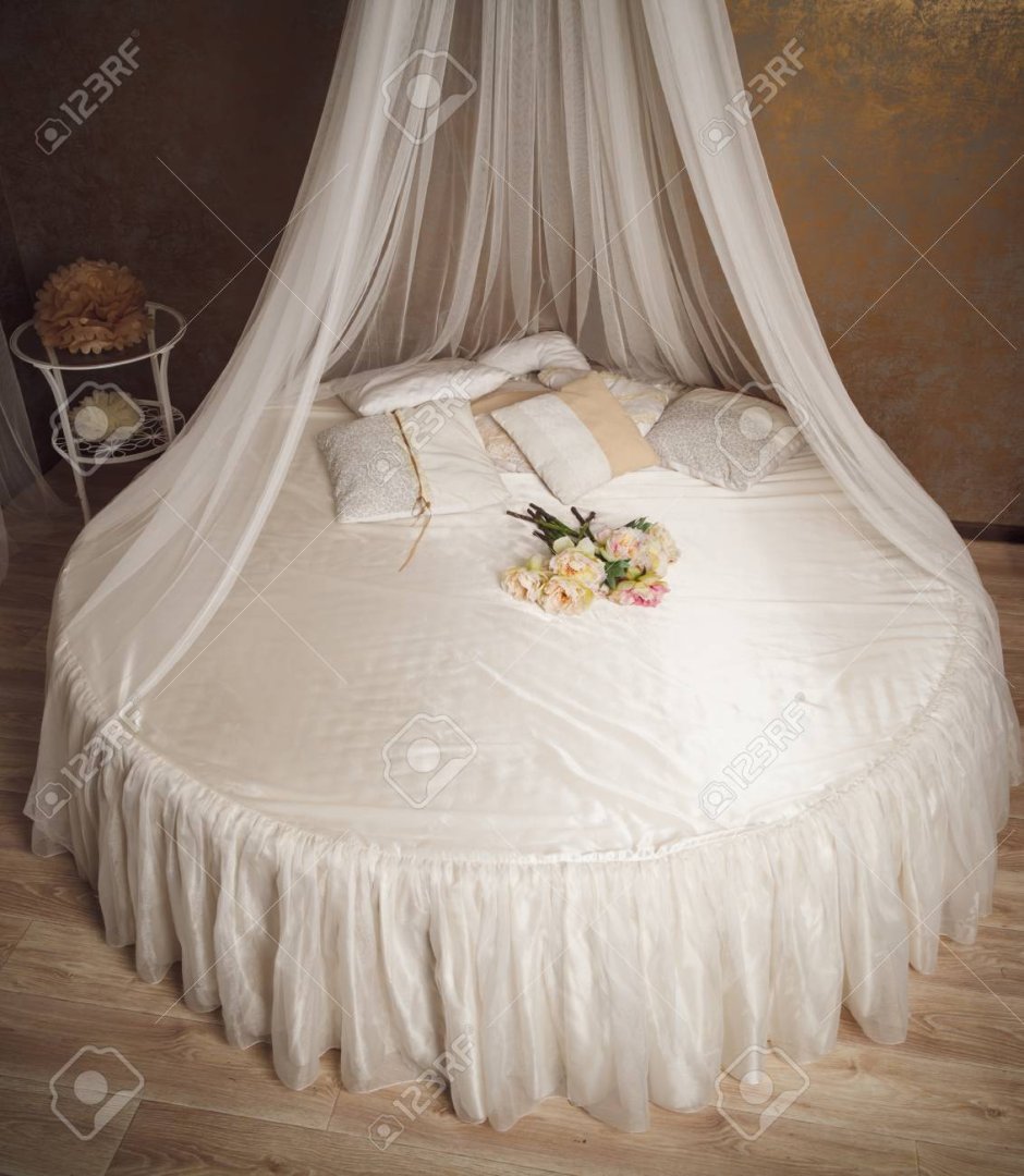 Monique lhuillier_Bed
