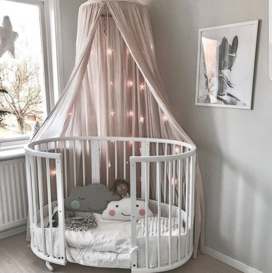 Круглая кровать с балдахином