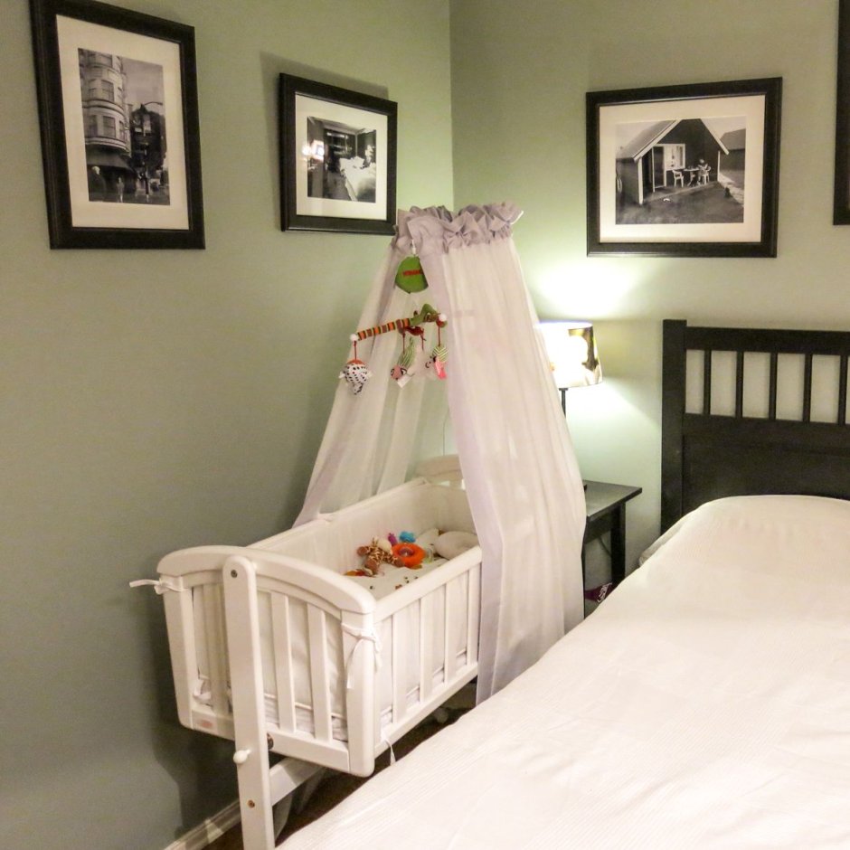 Комната с детской кроваткой