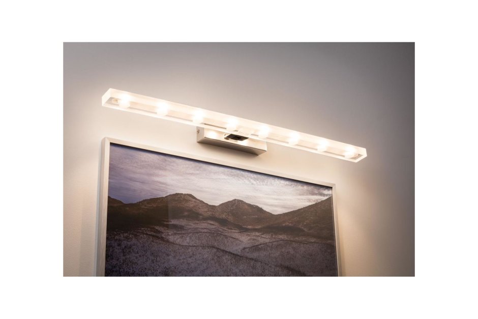 Светильник над зеркалом в прихожей настенный