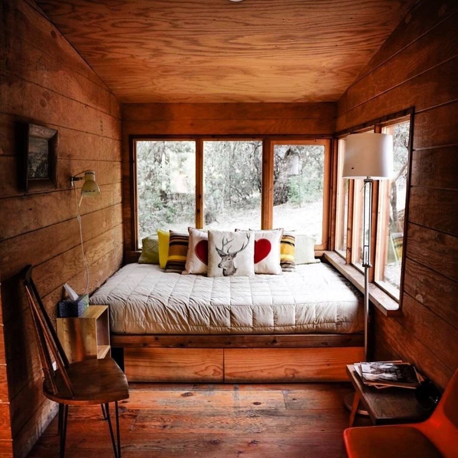 Уютный дачный домик внутри