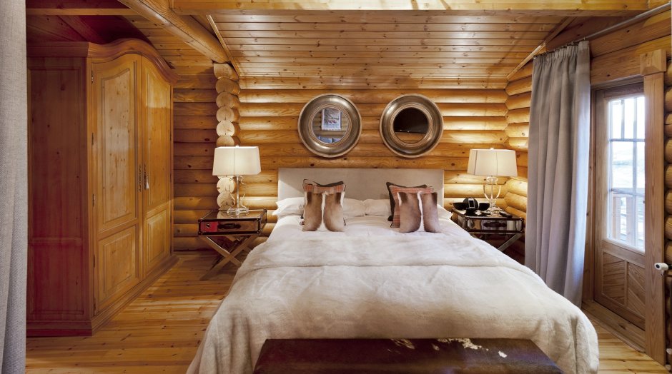 Дизайн маленькой комнаты в деревянном доме