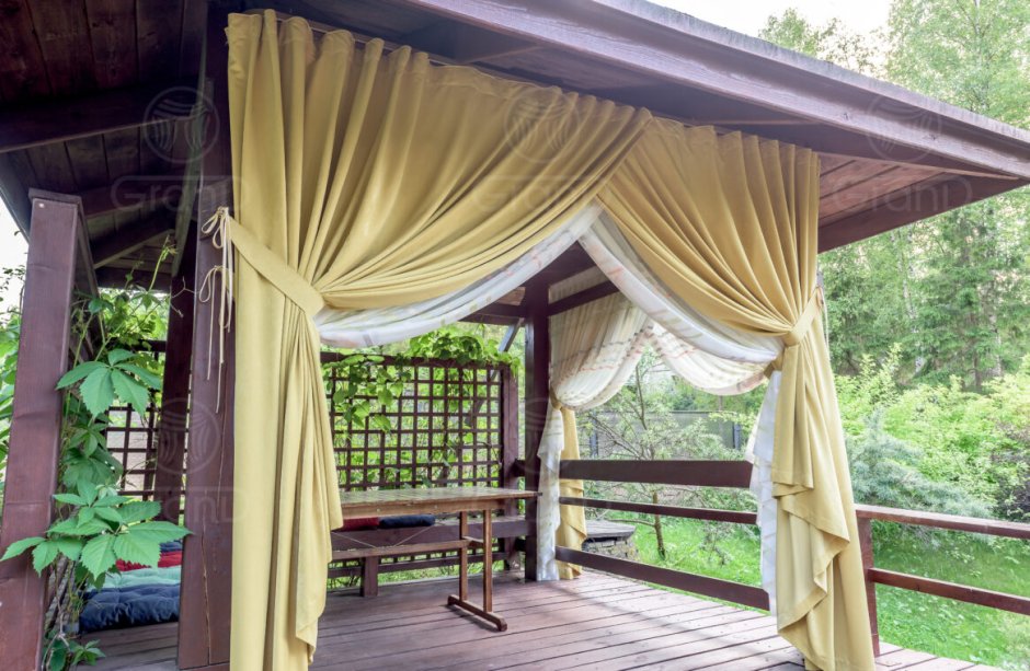 Брезентовые шторы для беседки