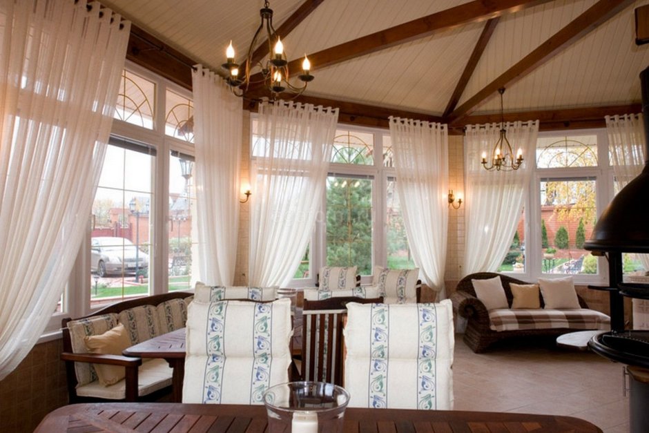 Занавески на застекленной веранде