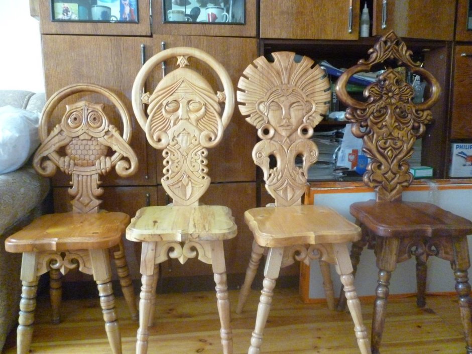 Детский стульчик из массива дерева