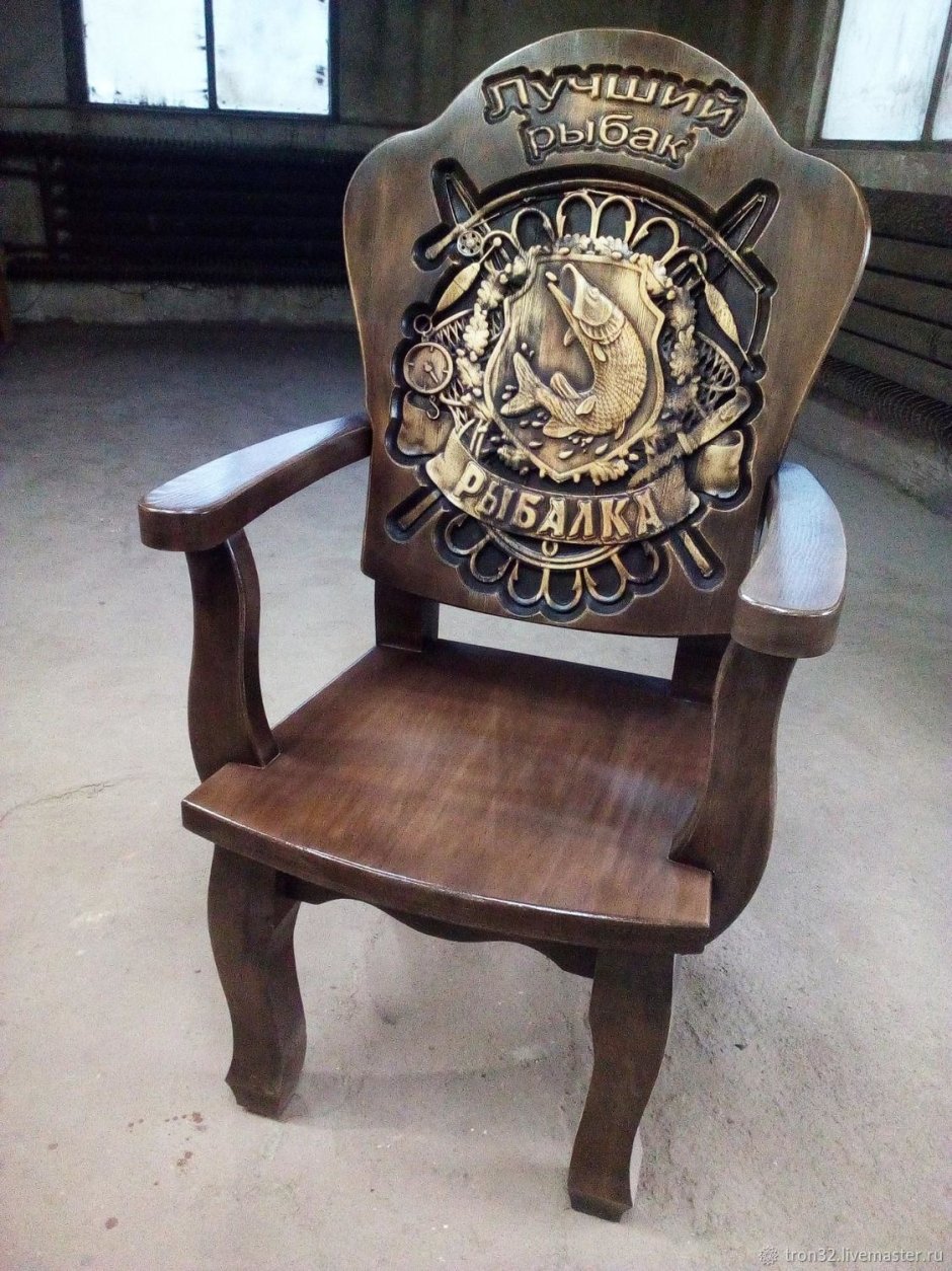 Табуретки с резными ножками