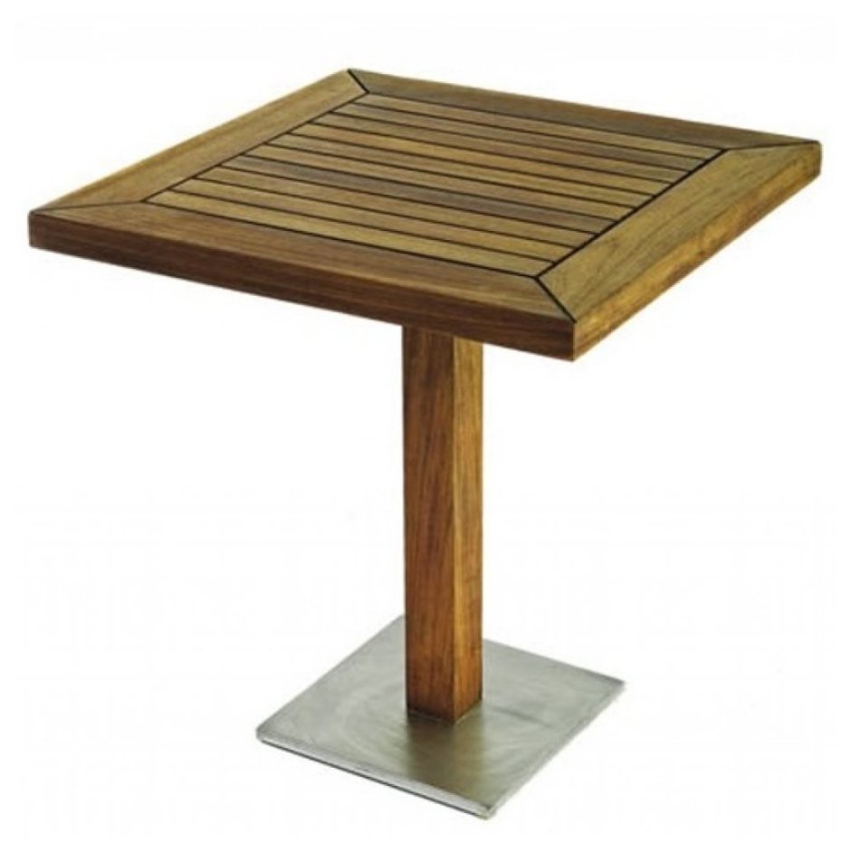 Квадратный стол из дерева