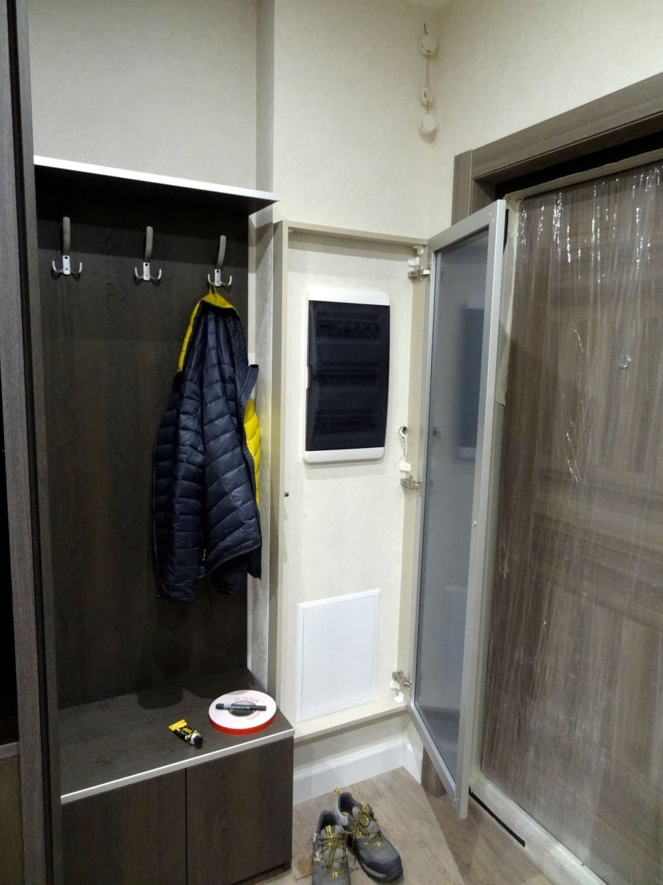 Щиток в шкафу прихожей