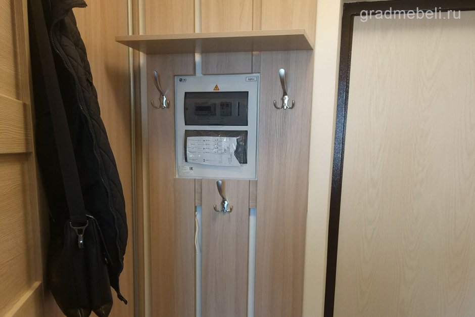 Электрический щиток в коридоре