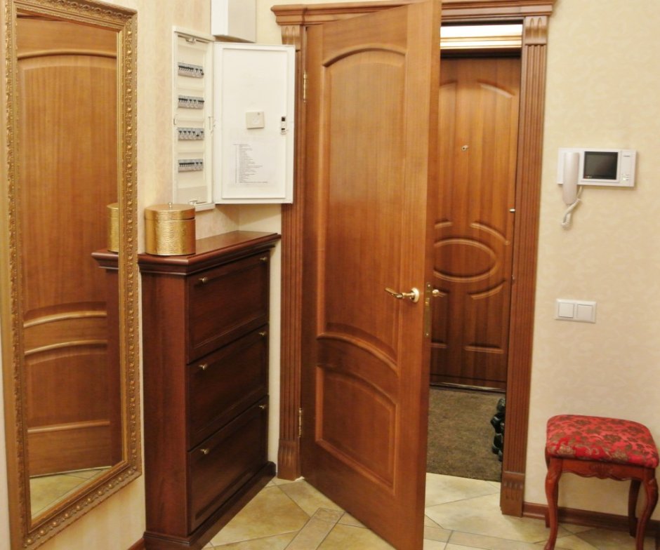 Электрический щиток в прихожей