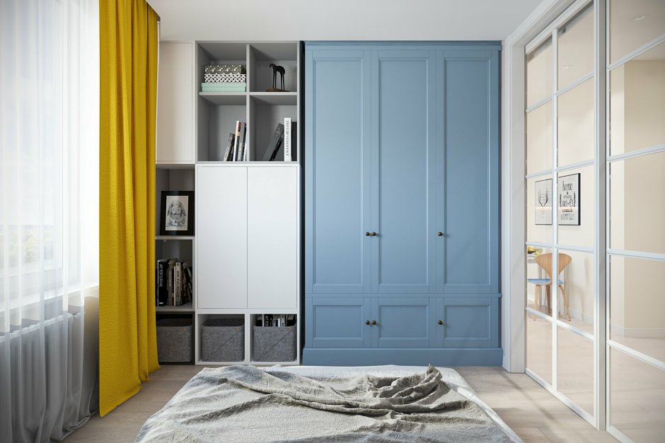 Красно синий шкаф