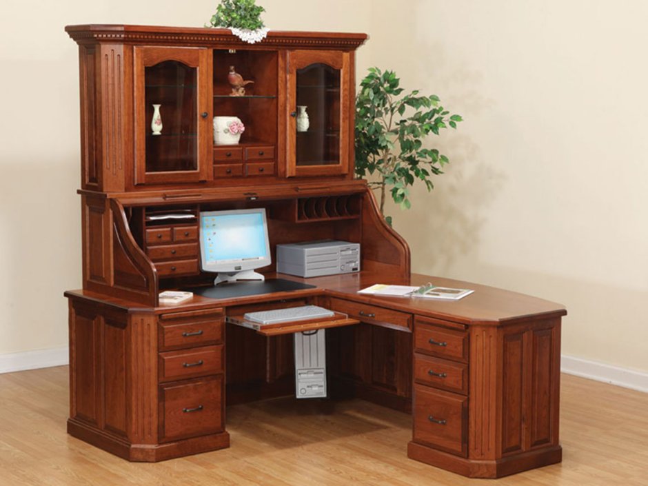 Компьютерный стол из массива дерева