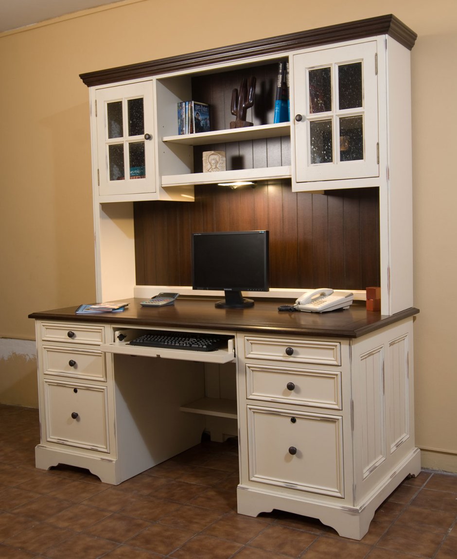 Письменный стол с надстройкой