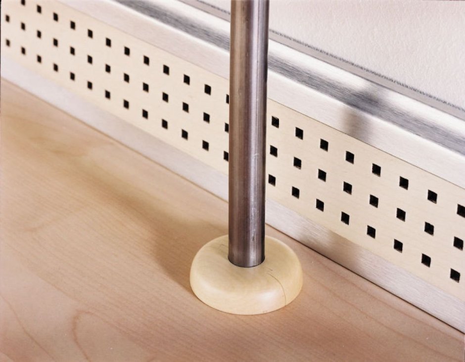 Короб для труб отопления