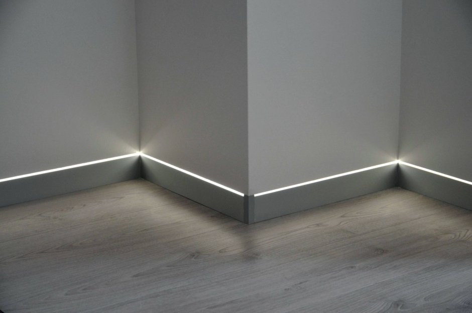 Плинтус Profilpas Metal line 60