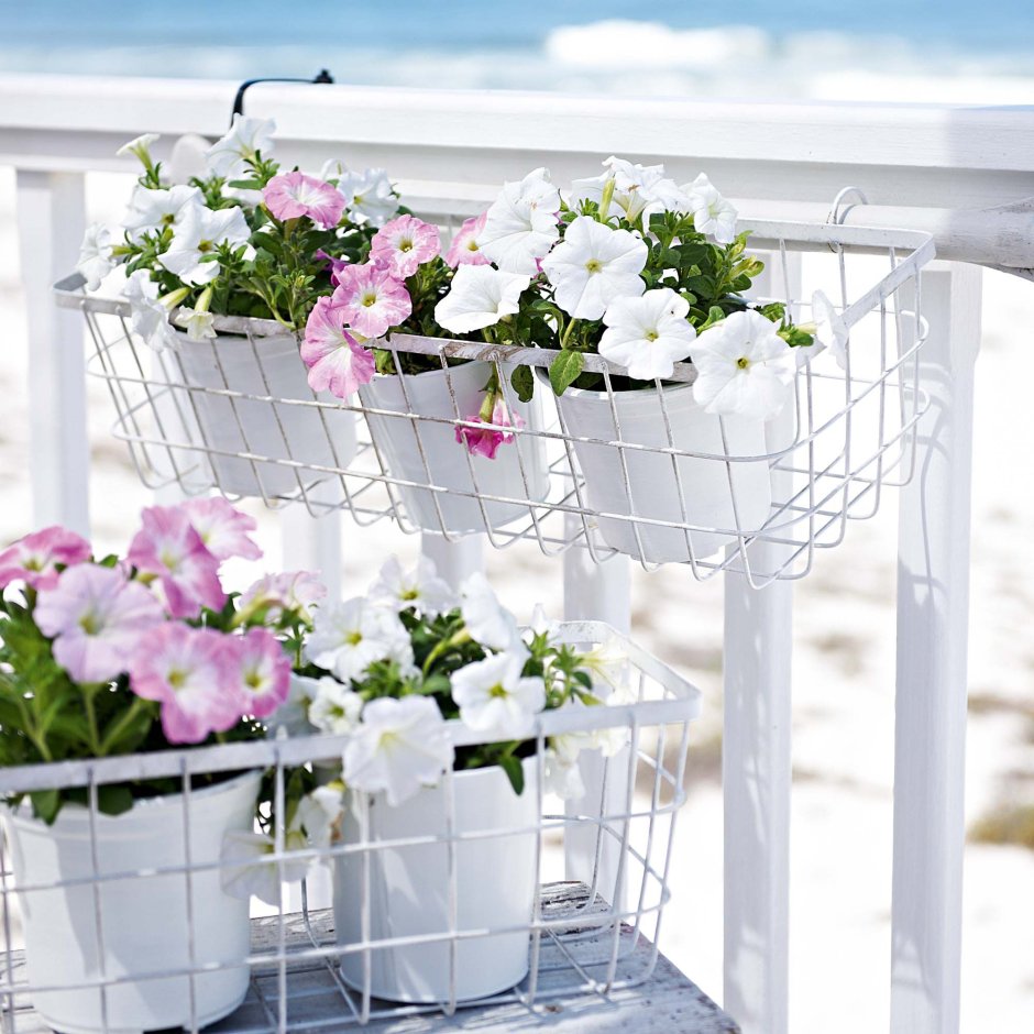 Подвесные ящики для цветов на балкон