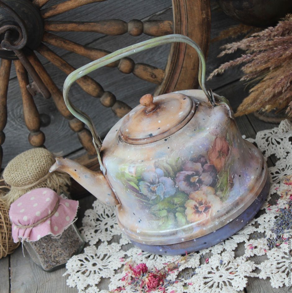 Чайник в скандинавском стиле