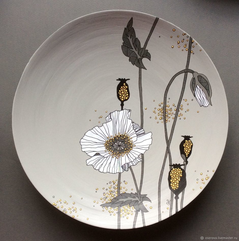 Расписанные тарелки