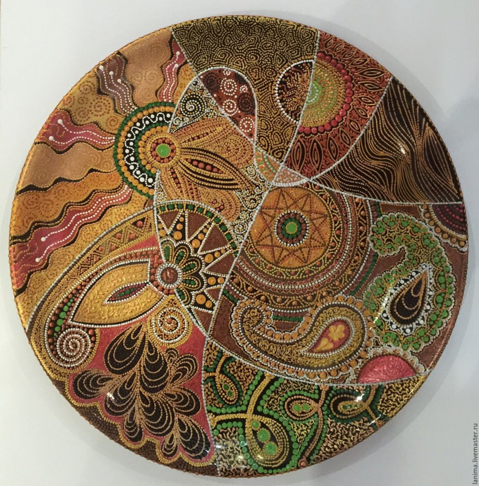 Декоративная роспись на тарелочках
