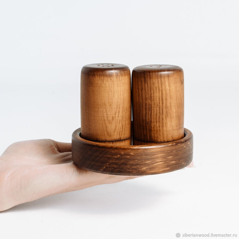 Перечница из дерева