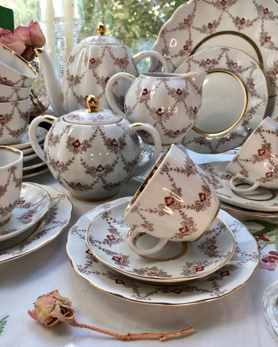 Чайный сервиз СССР красный и жклты йцветочек